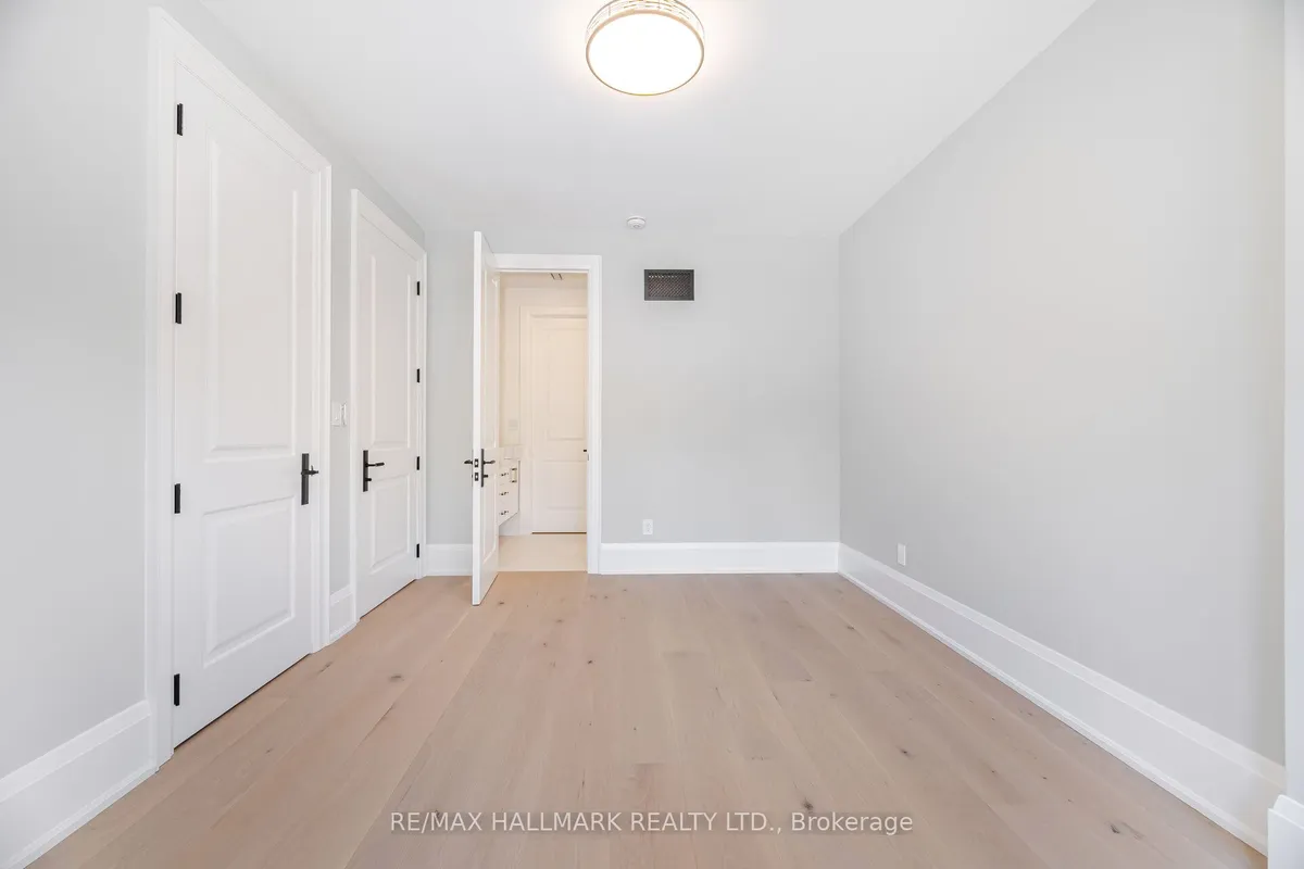 78 South Kingsway N/A, ON M6S 3T3