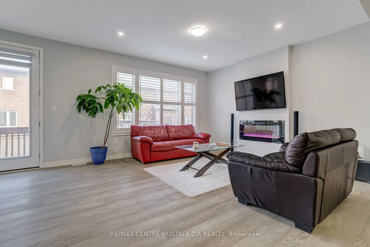 688 Kennedy Circle, ON L9E 1R5