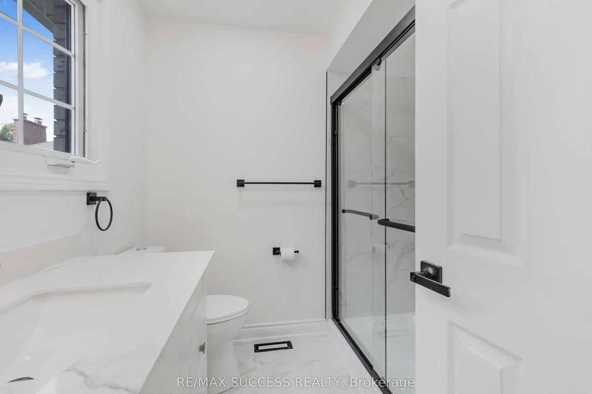 4631 Penhallow Road, ON L5V 1E8