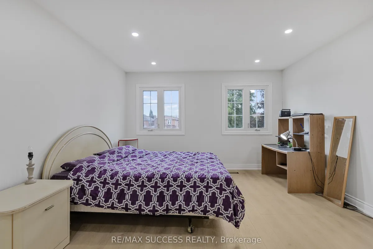 4631 Penhallow Road, ON L5V 1E8