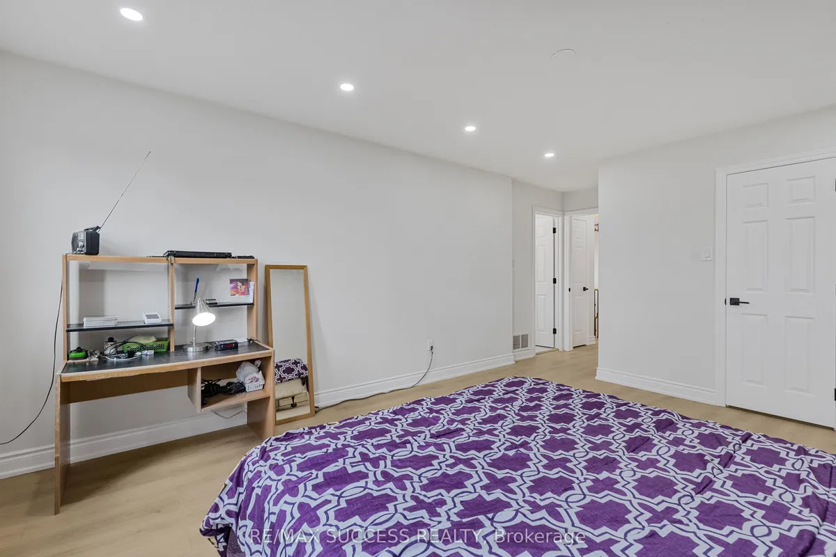 4631 Penhallow Road, ON L5V 1E8