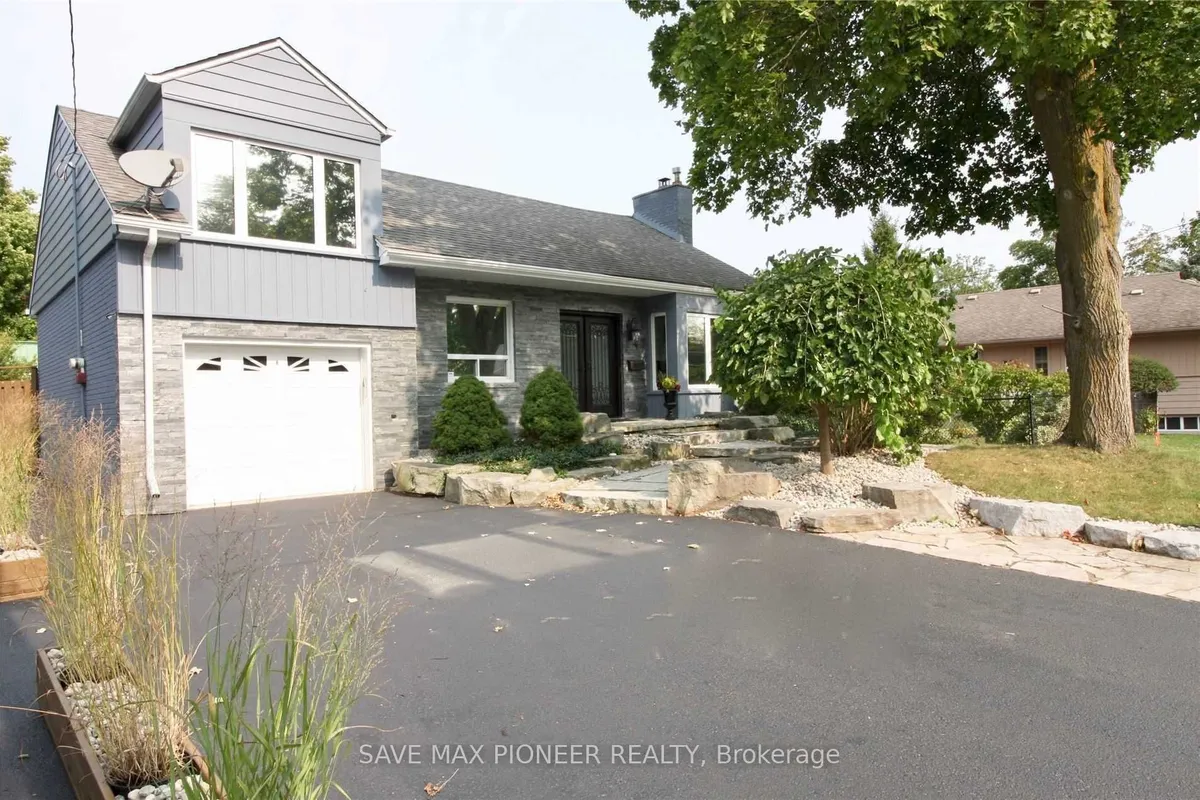 5 Parkview Boulevard, ON L7G 2Y2