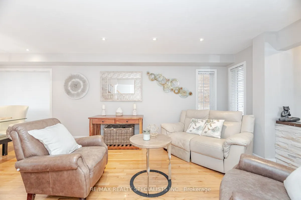 1080 Woodward Avenue, ON L9T 5P4