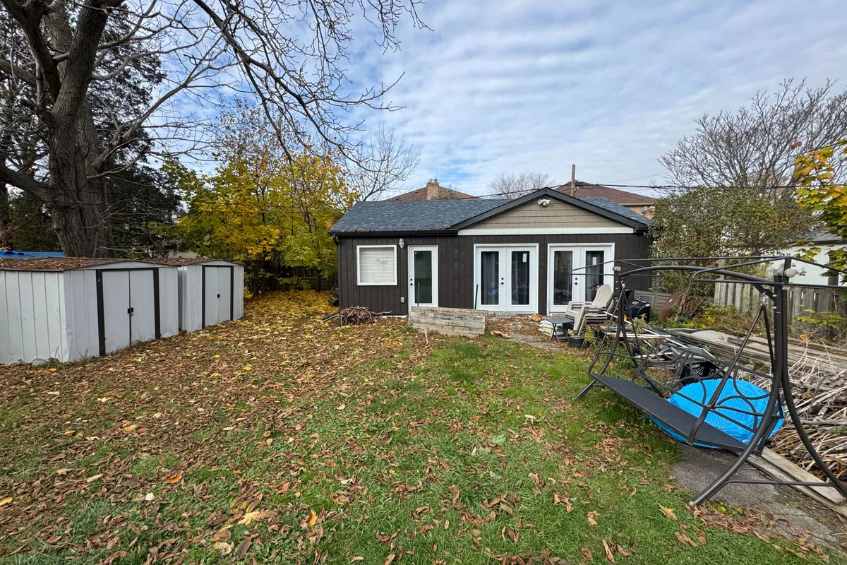 22 Fairfield Avenue, ON M8V 2H9