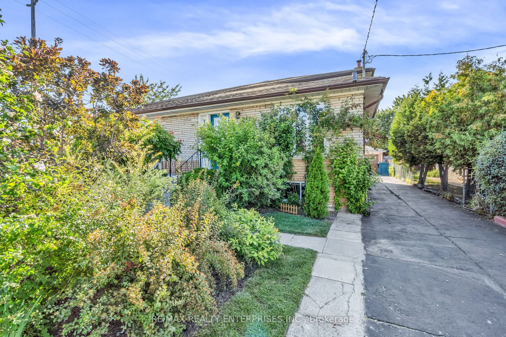 79 Watney Crescent, ON M3L 2E1