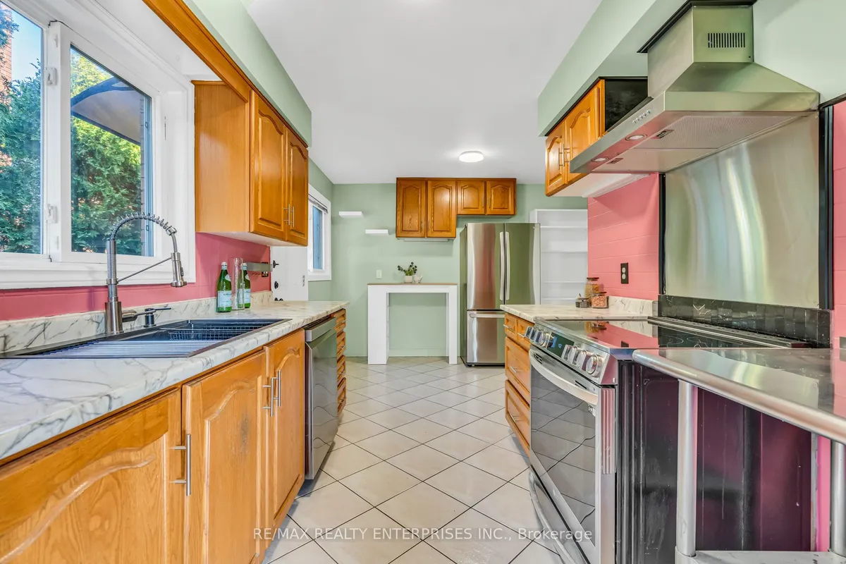 79 Watney Crescent, ON M3L 2E1