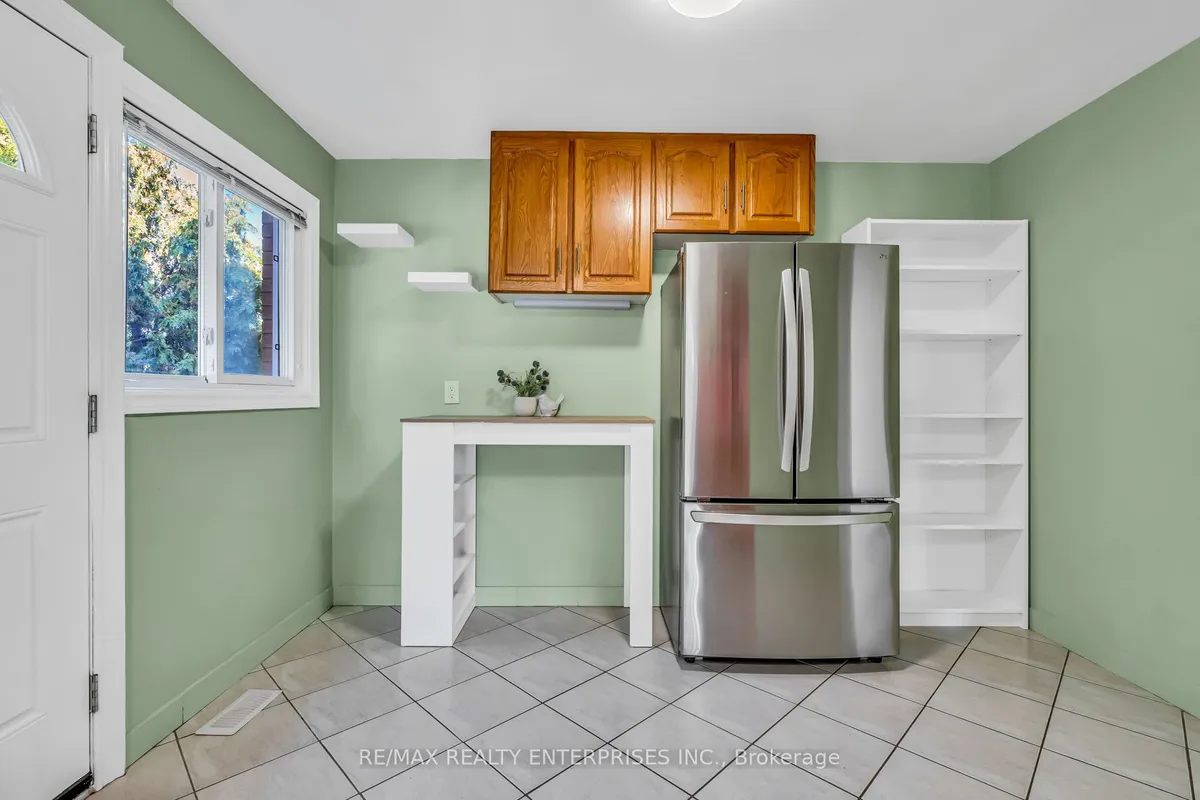 79 Watney Crescent, ON M3L 2E1