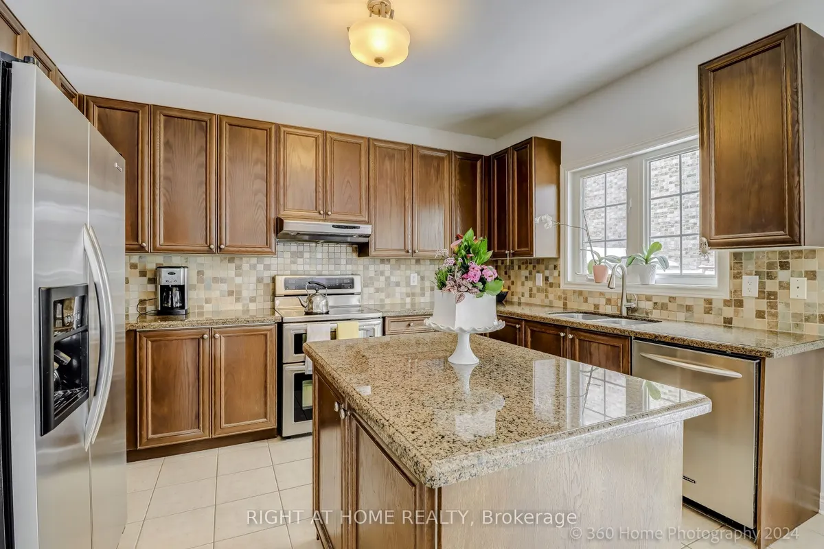 69 Calderstone N/A, ON L6P 2A7