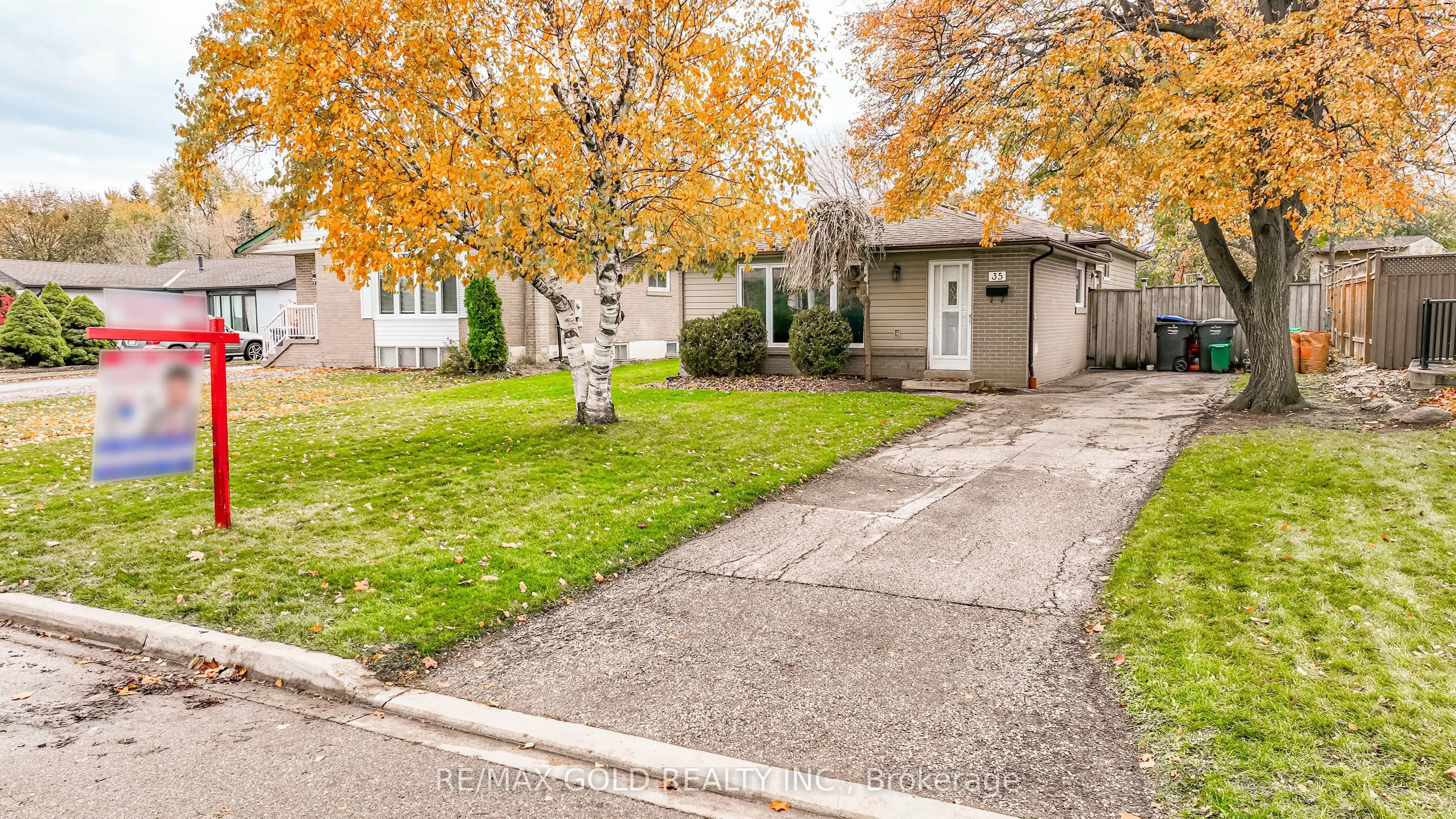 35 Duke Road, ON L6T 3J9