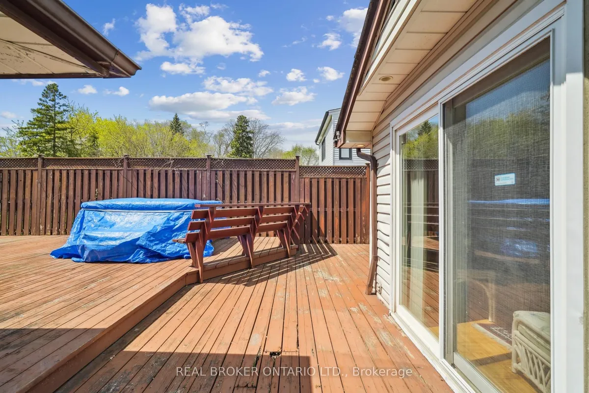 38 Riverview Heights, ON M9P 2N4