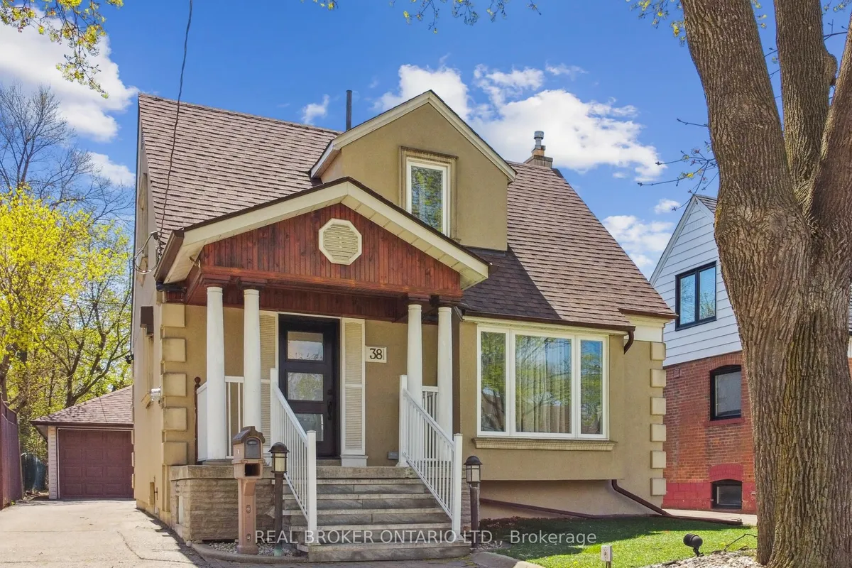 38 Riverview Heights, ON M9P 2N4