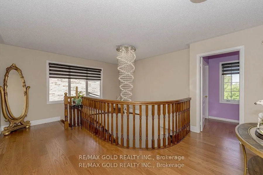 28 Crocker Drive, ON L6P 1M8