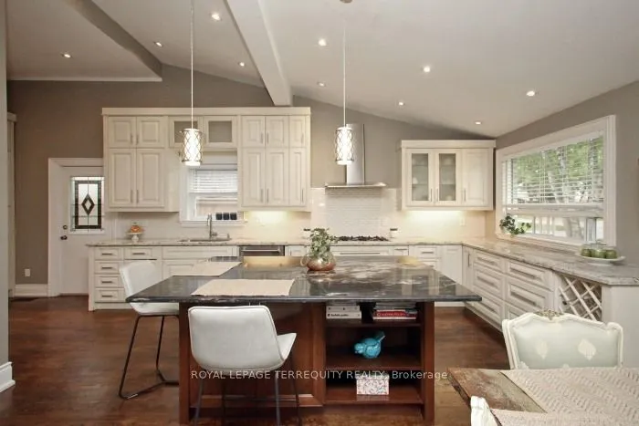 353 Kingsview Drive, ON L7E 3Z2