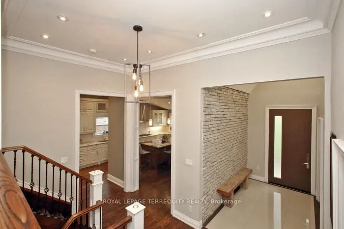 353 Kingsview Drive, ON L7E 3Z2