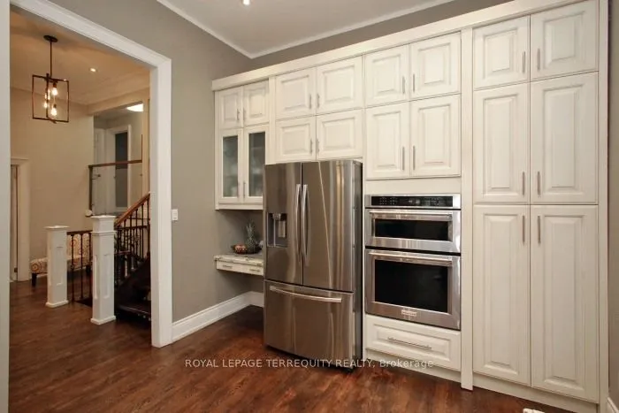 353 Kingsview Drive, ON L7E 3Z2