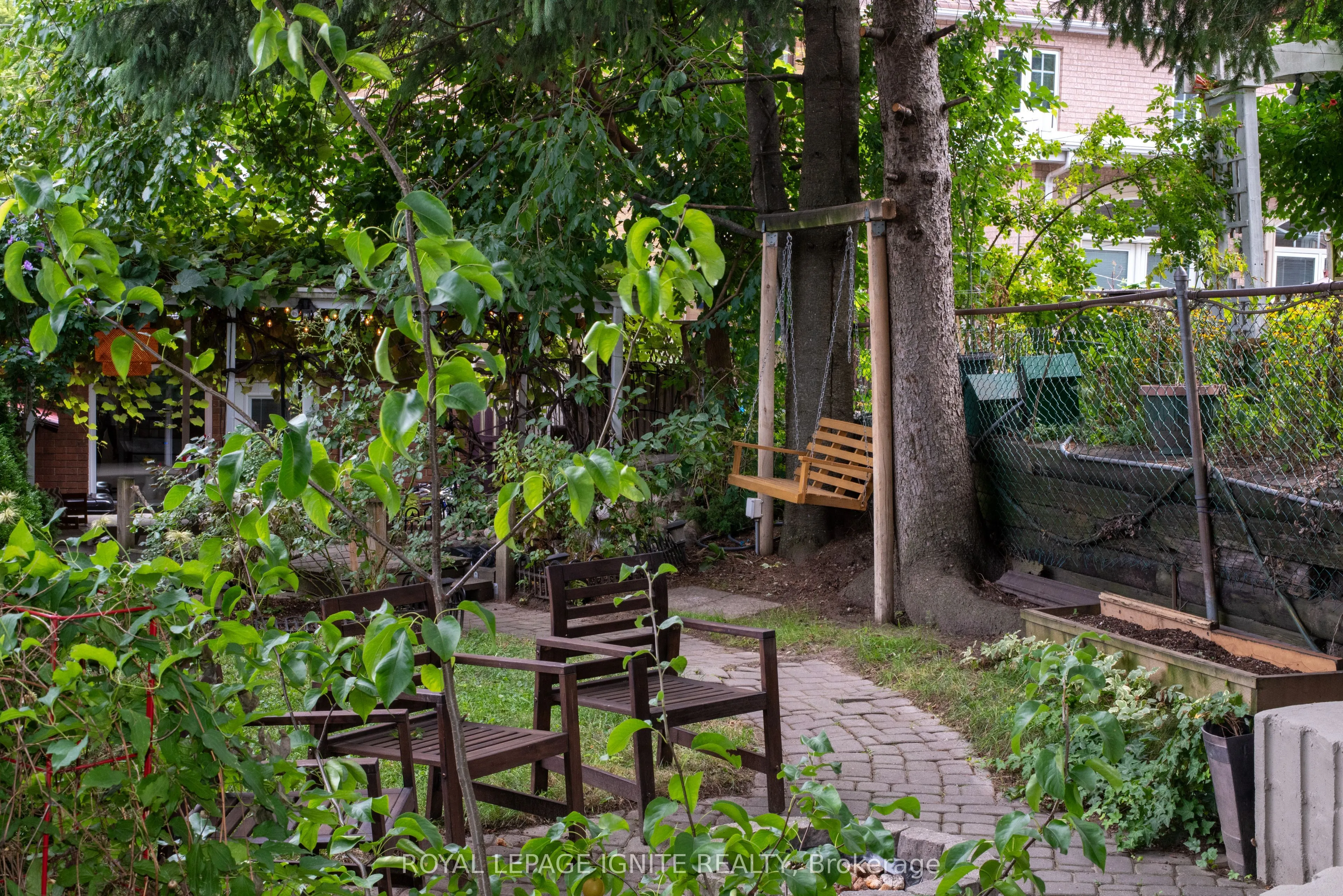 482 Mcroberts Avenue, ON M6E 4R4