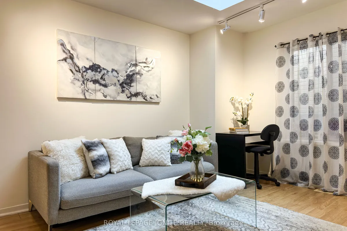 482 Mcroberts Avenue, ON M6E 4R4