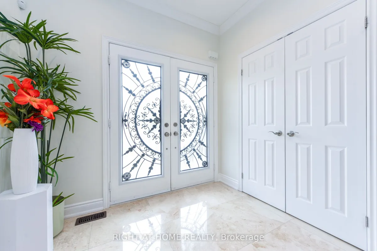 7148 Wrigley Court, ON L5W 0C8