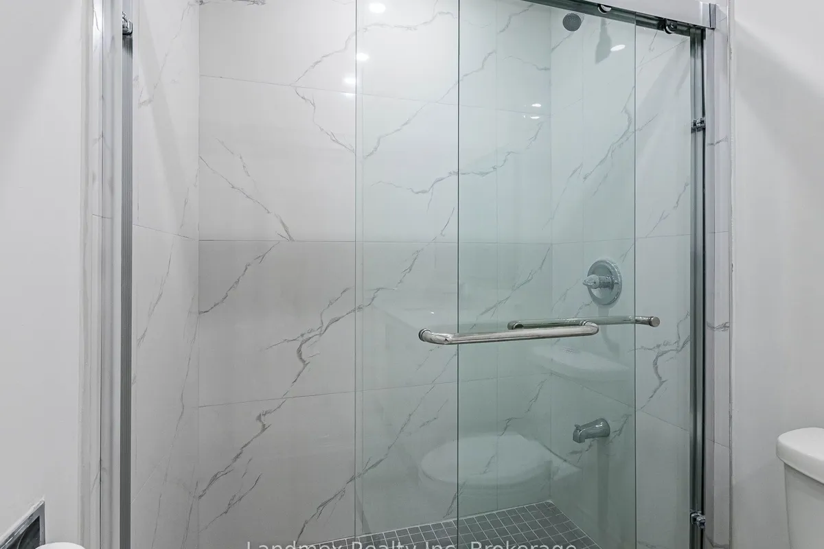 7738 Kittridge Drive, ON L4T 3J6