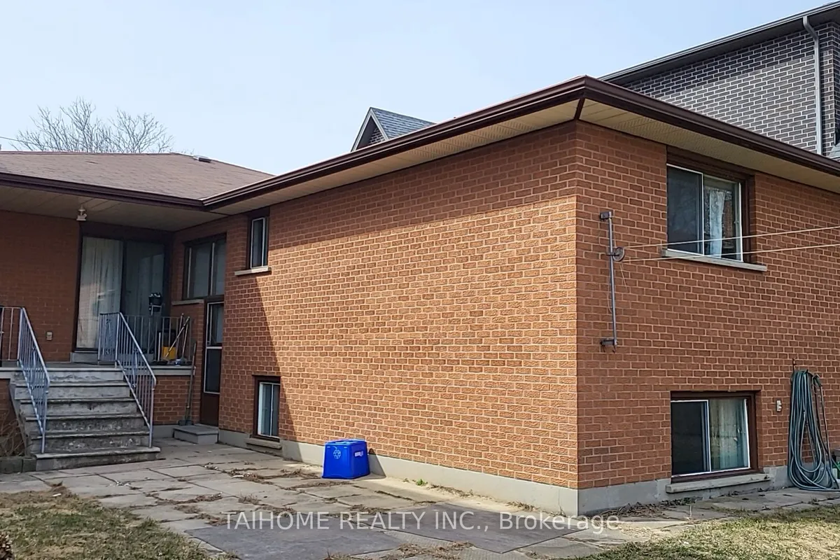 639 Royal York Road, ON M8Y 2S9