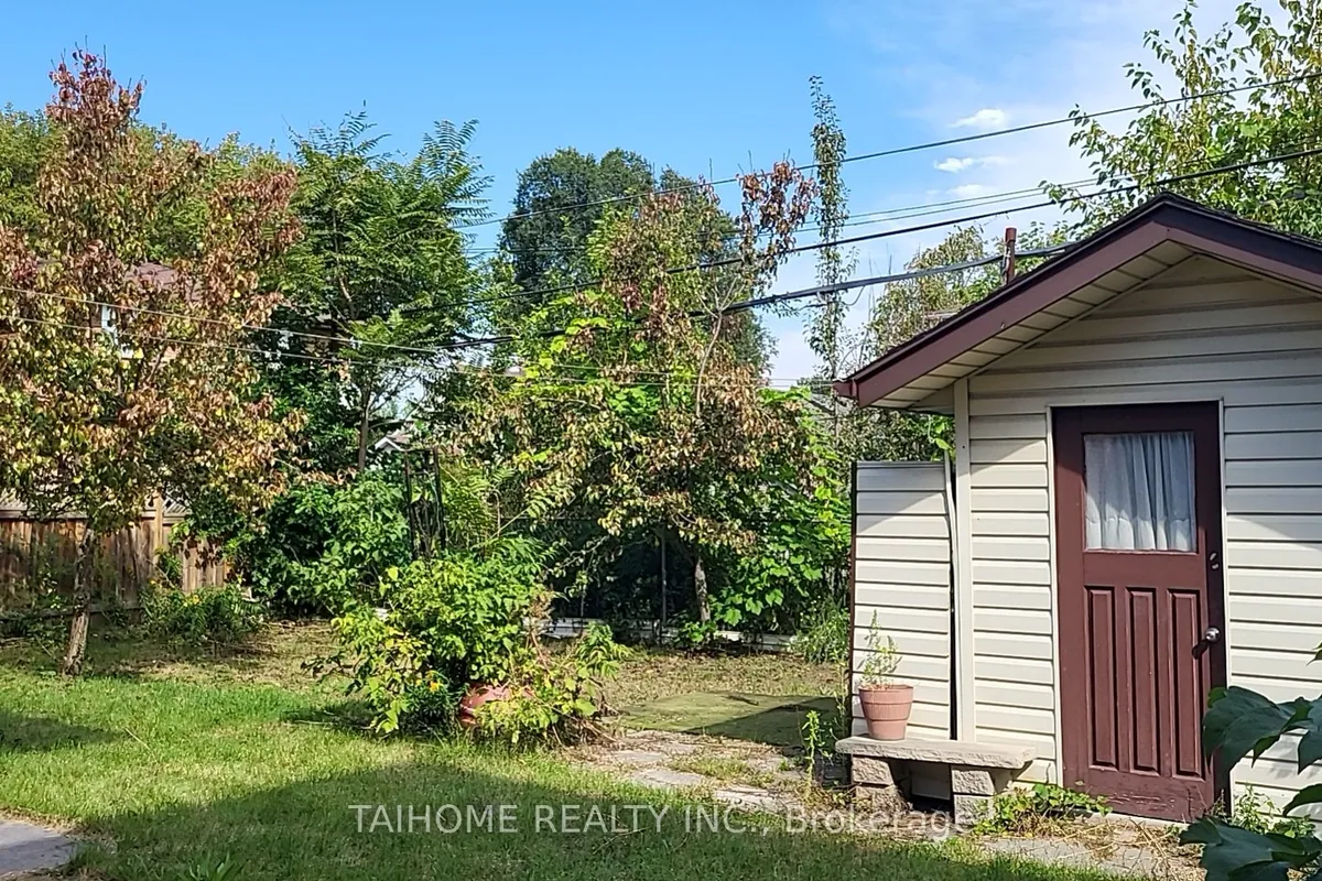 639 Royal York Road, ON M8Y 2S9