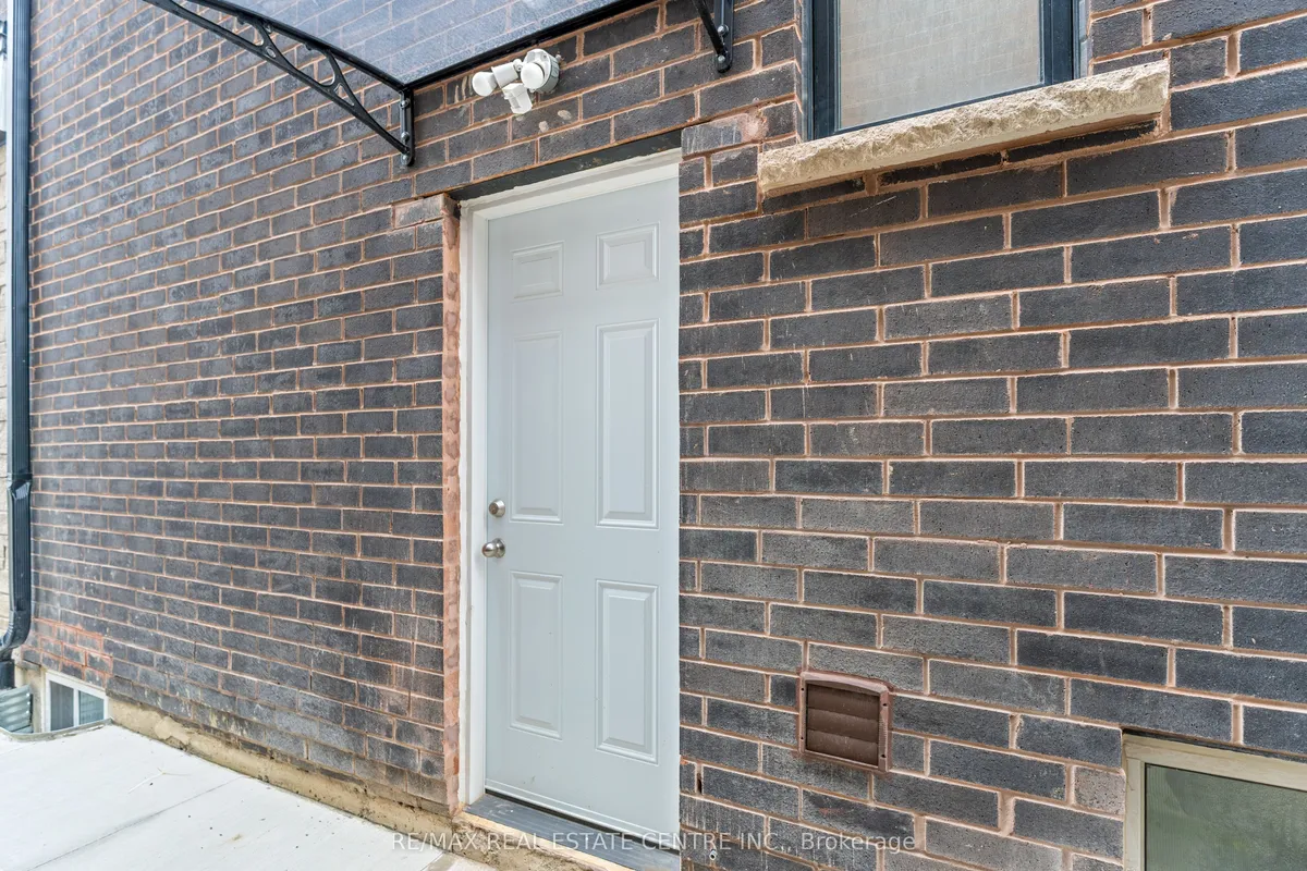 8 Vincena Road, ON L7C 4M5