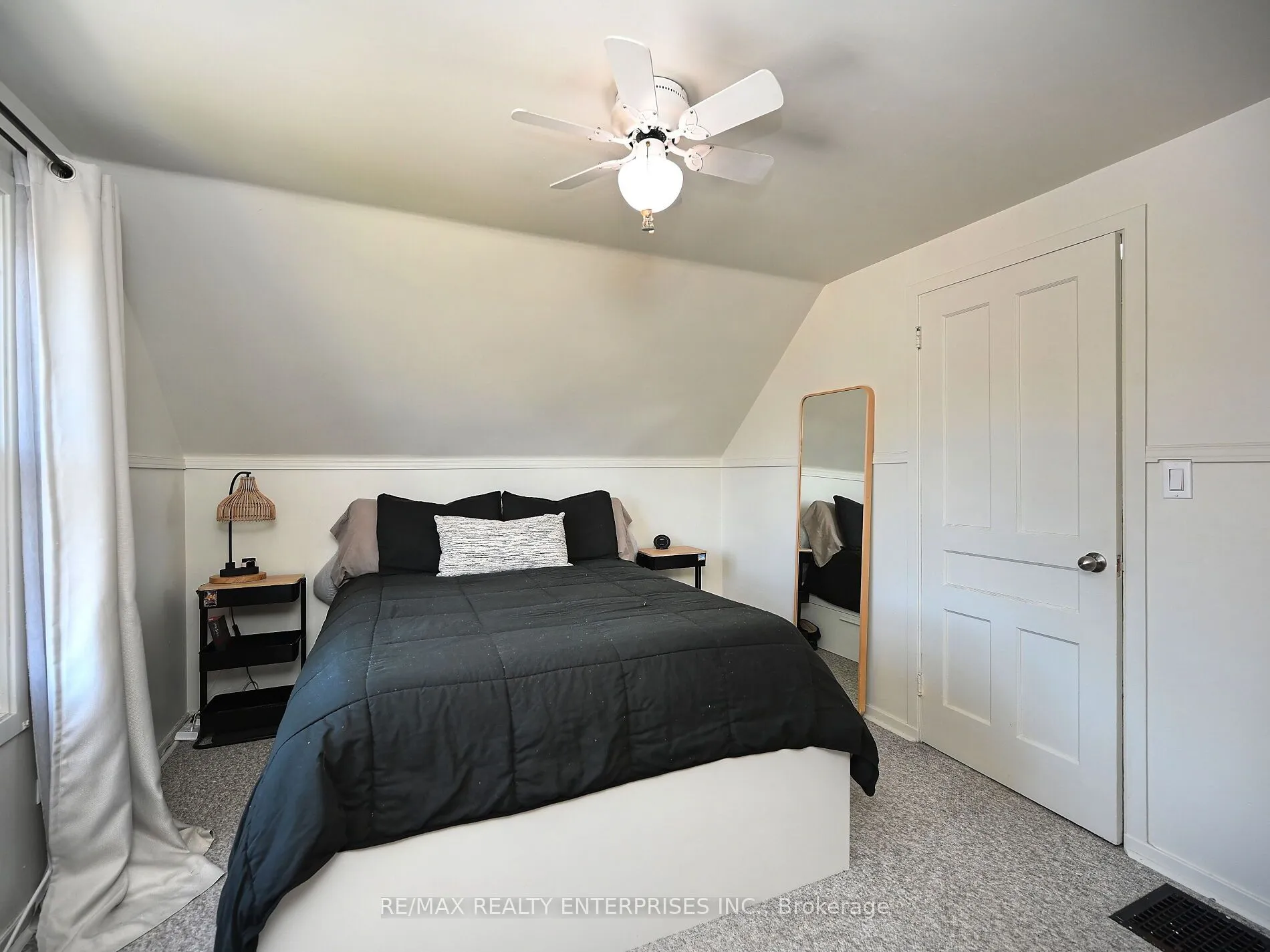 13 Avon Park Drive, ON M8Z 3X3