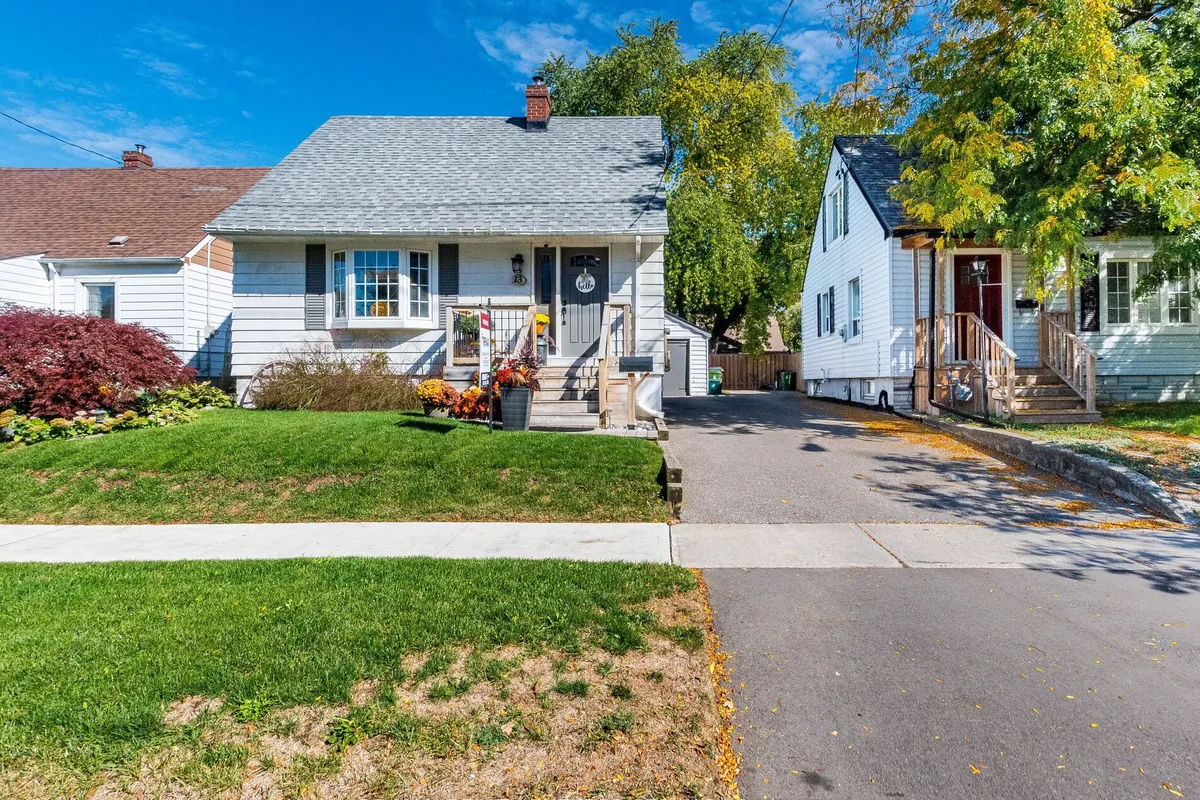 13 Avon Park Drive, ON M8Z 3X3