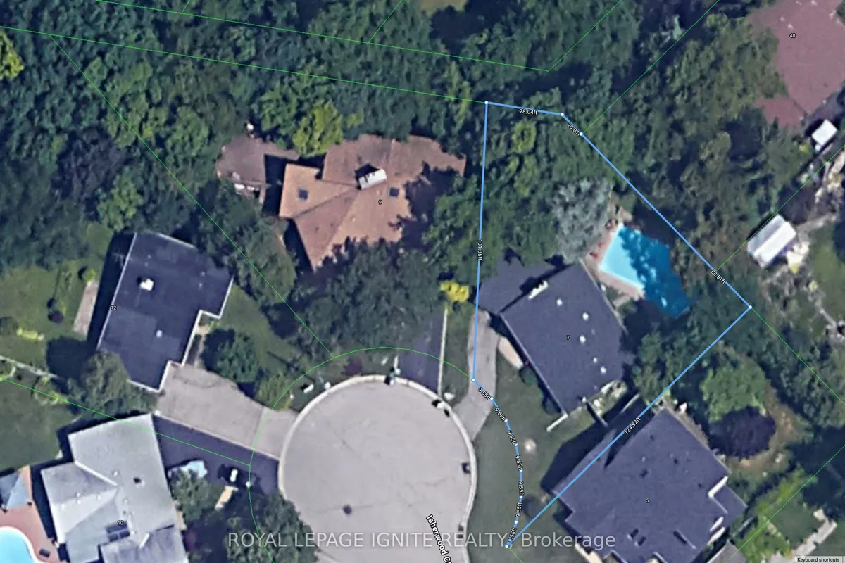 7 Isherwood Court, ON L5M 1E6