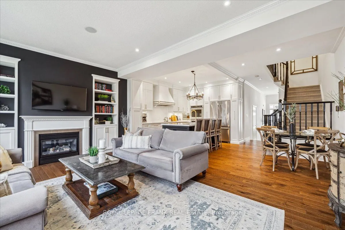 Condo Townhouse kitchen at 2401 Fifth Line Mississauga