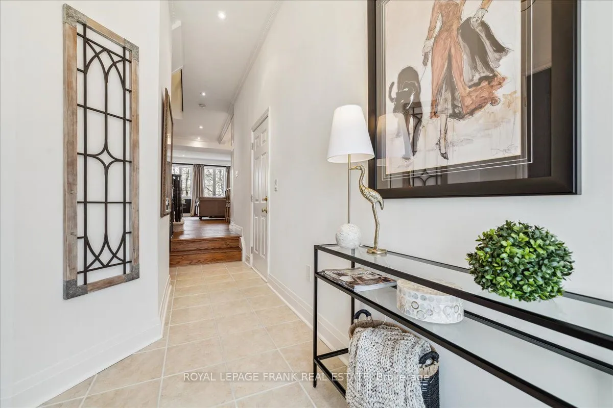 Condo Townhouse 3 bedroom 3 bathroom at 2401 Fifth Line in Mississauga - MLS# W12549854