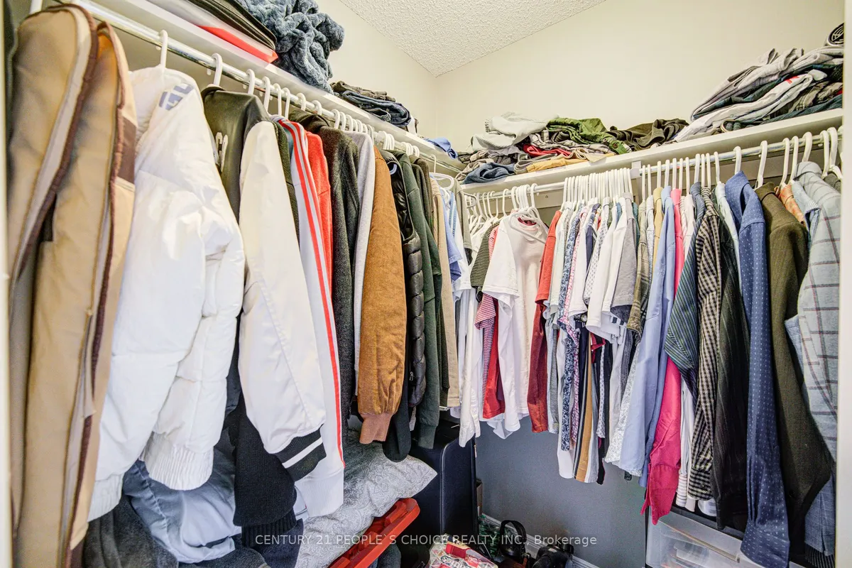 72 Zia Dodda Crescent, ON L6P 1J4