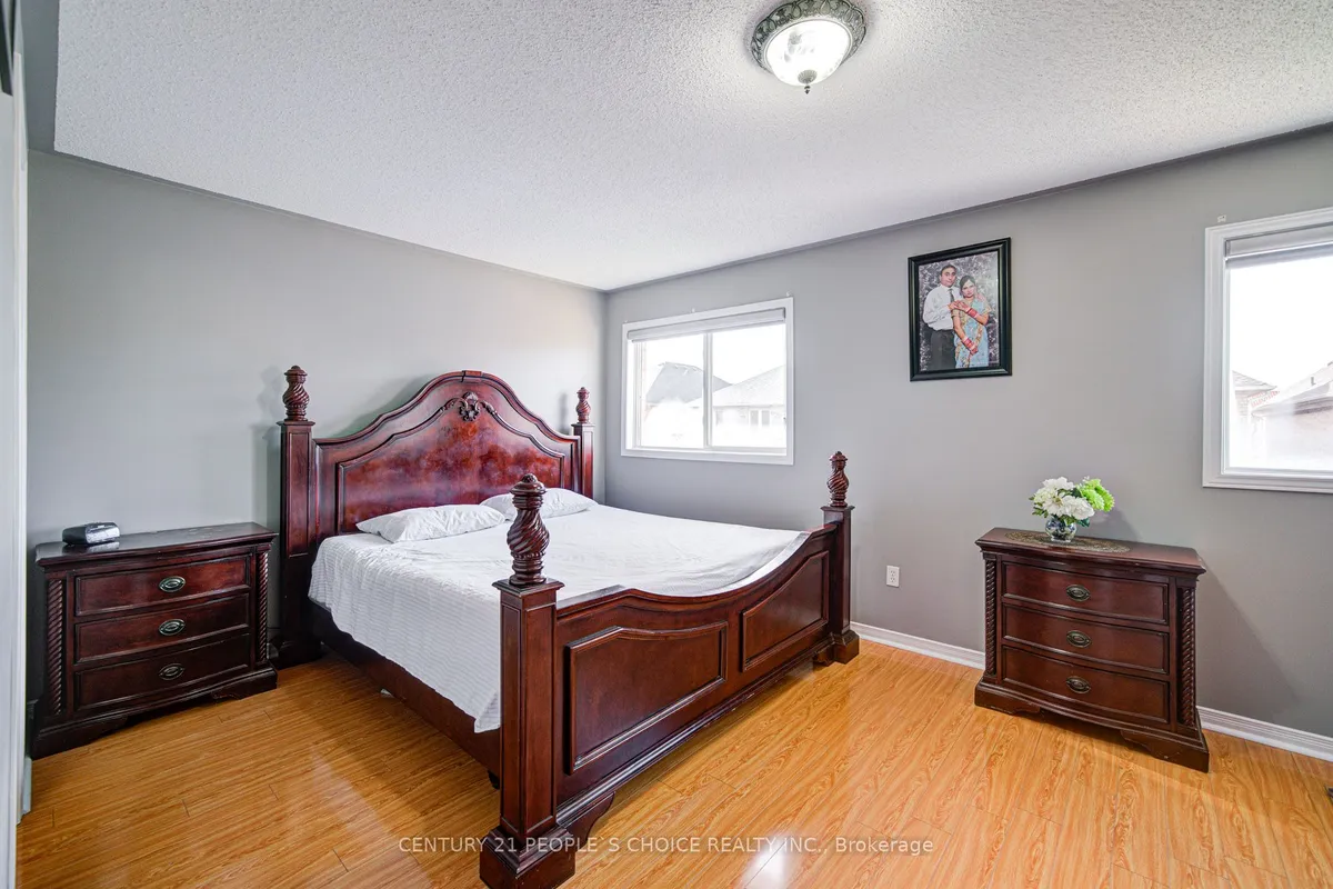 72 Zia Dodda Crescent, ON L6P 1J4