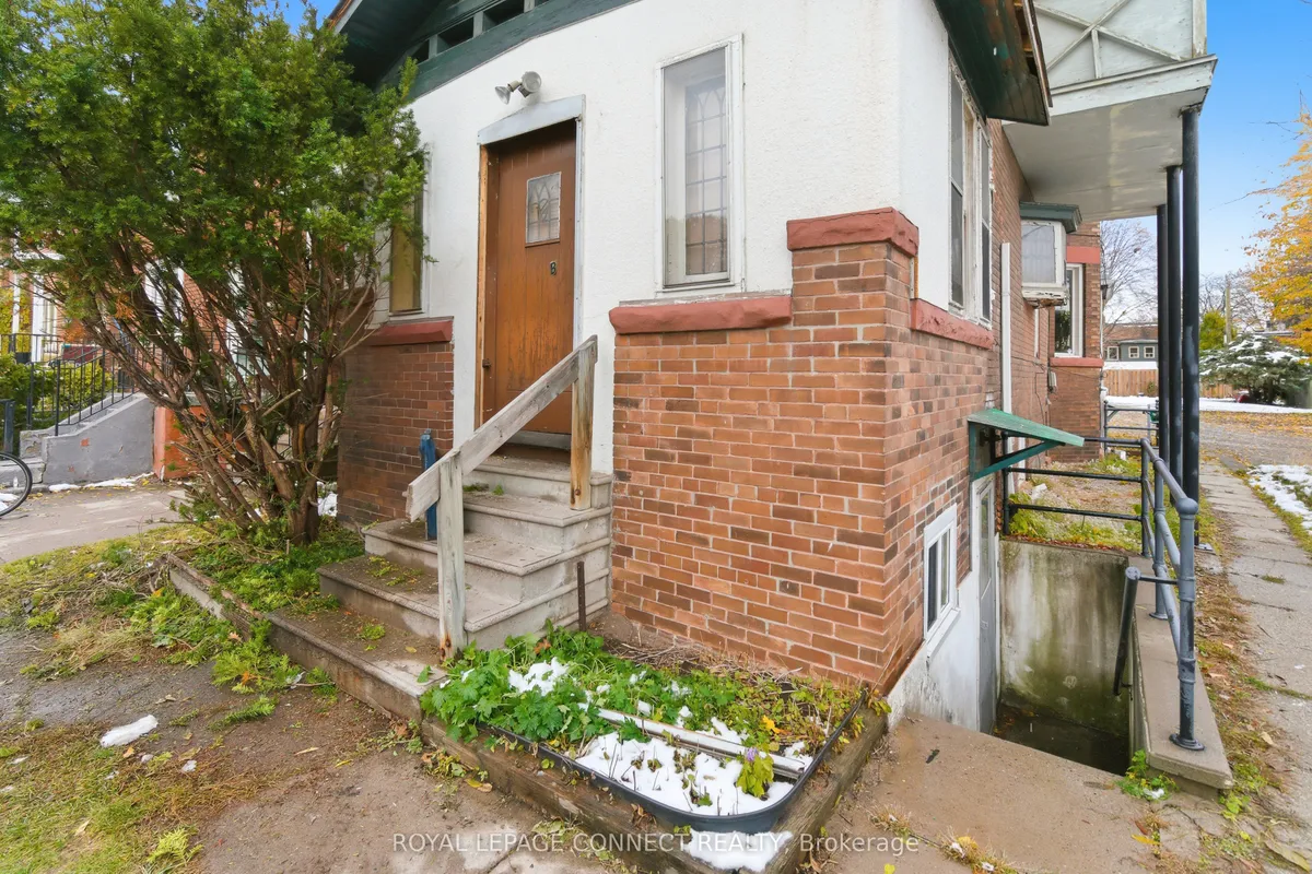 115 Parkside Drive, ON M6R 2Y8