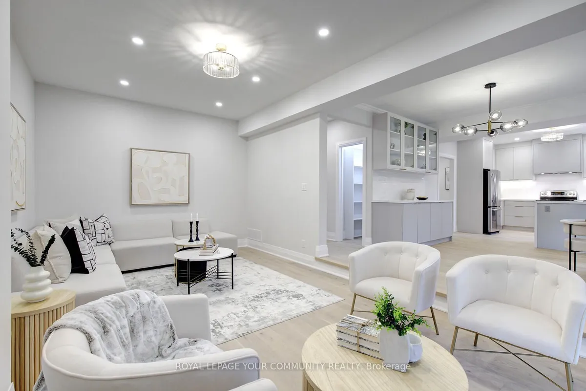 4128 Tapestry Trail, ON L4W 4B7