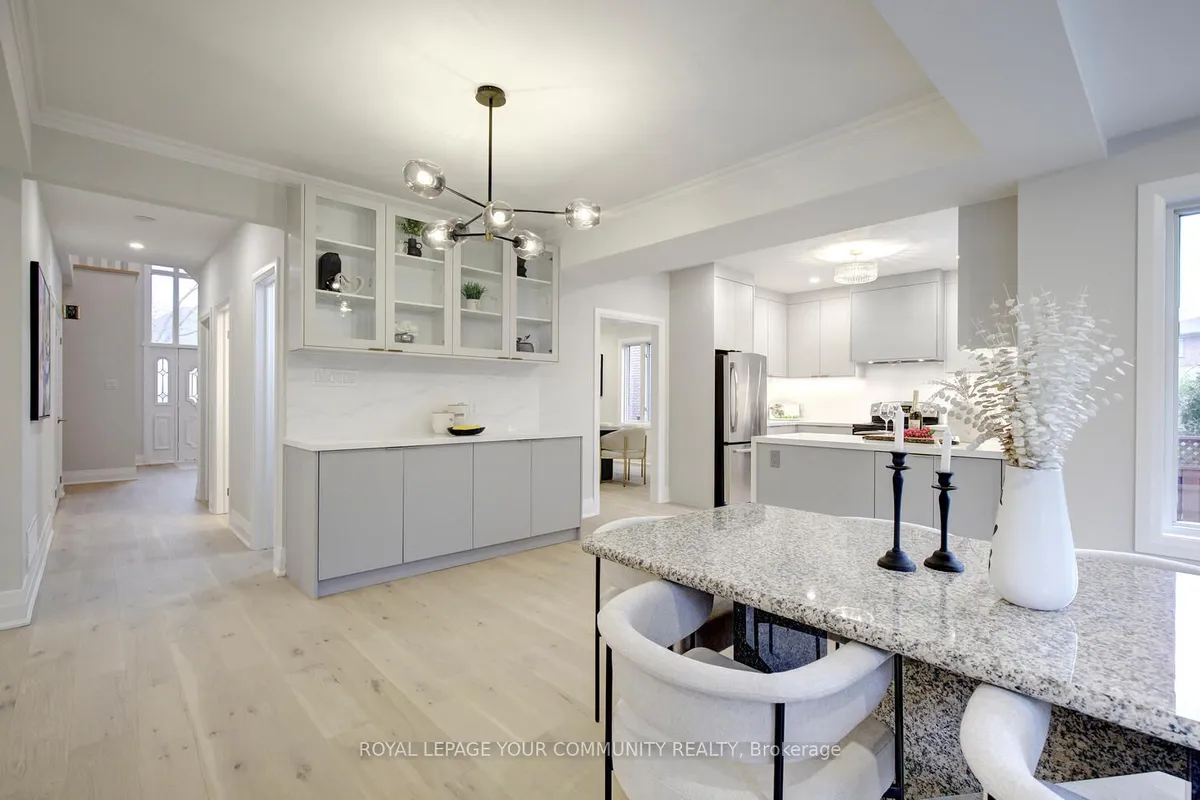 4128 Tapestry Trail, ON L4W 4B7