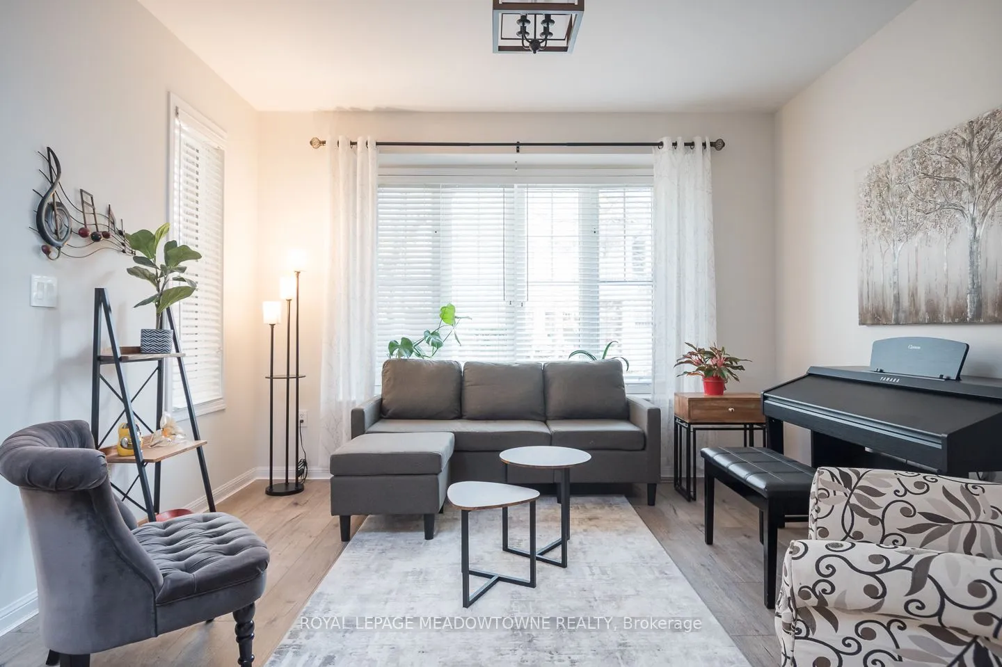 Detached interior view at 720 Lingen Crescent Milton