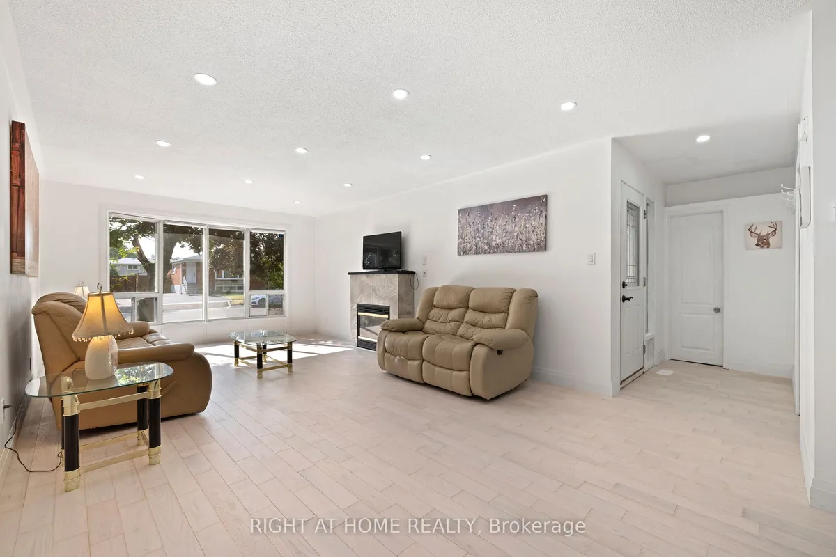 1147 Saturnia Crescent, ON L4Y 2M2