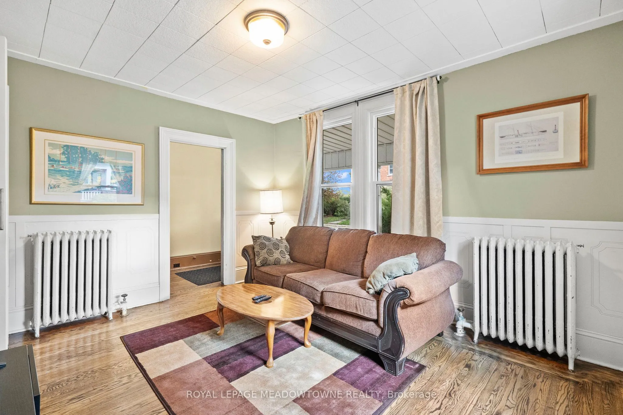 Detached kitchen at 229 Queen Street Milton