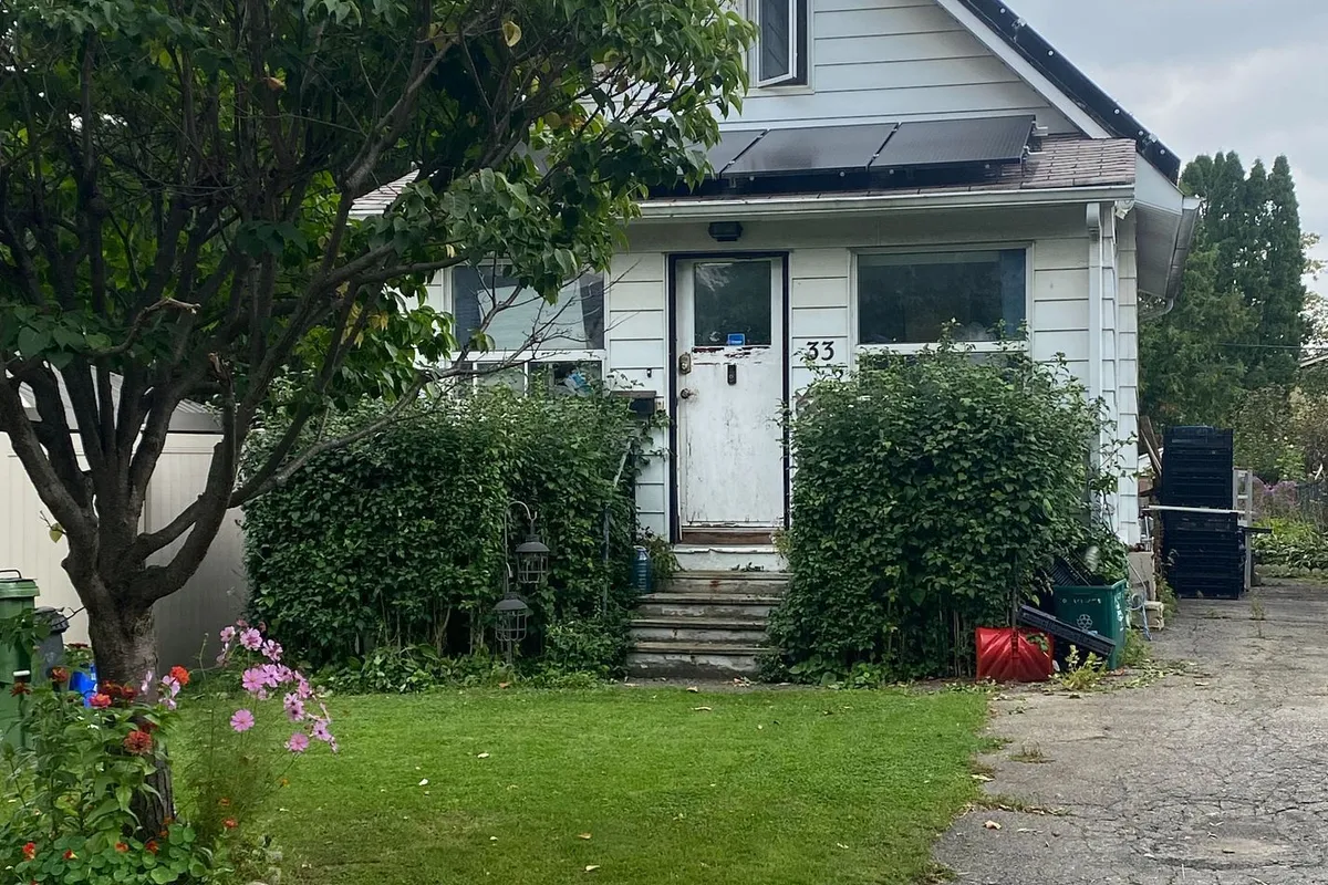 33 Roxaline Street, ON M9P 2Z1