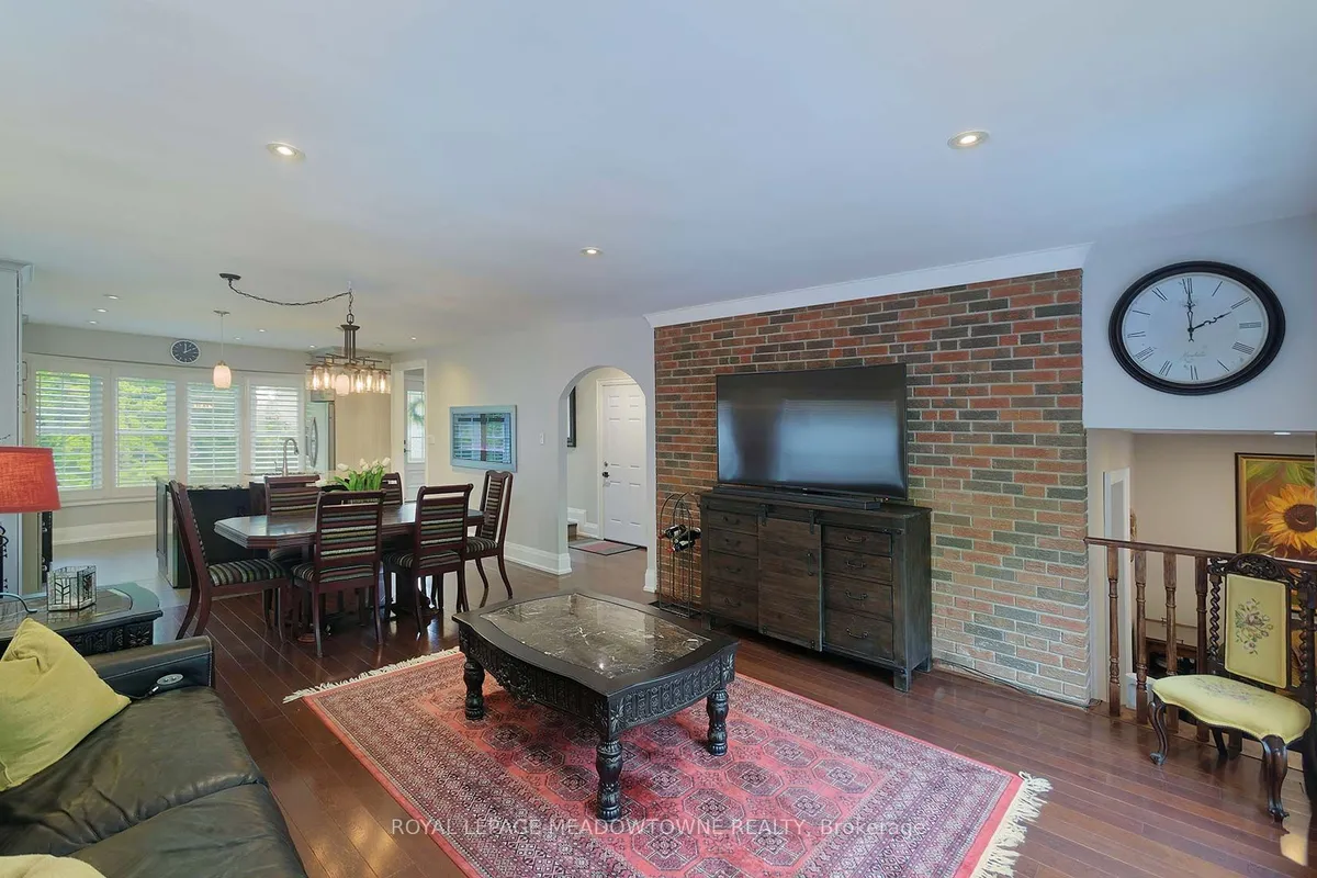 2818 Folkway Drive, ON L5L 2H9