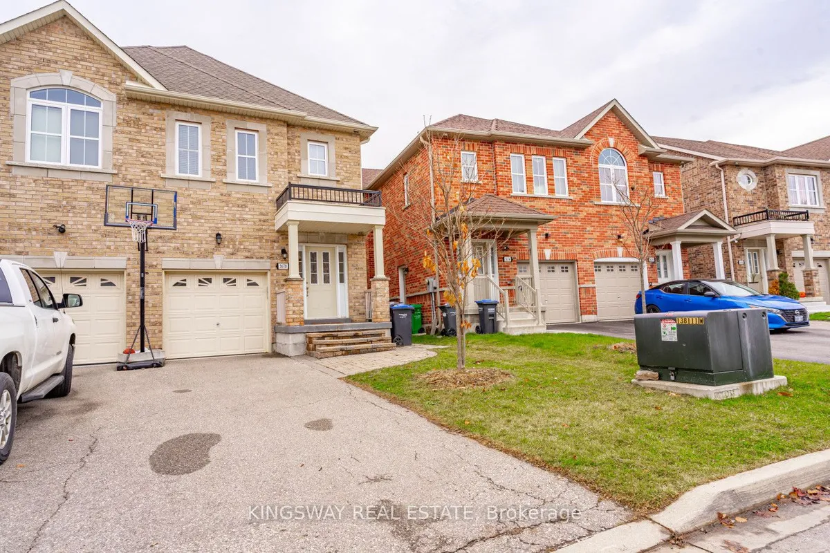 3670 Banff Court, ON L5N 7A2
