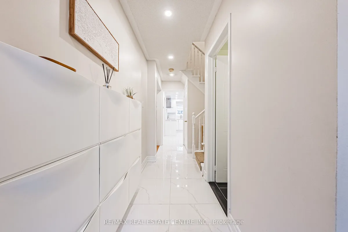 5205 Glen Erin Drive, ON L5M 5N6