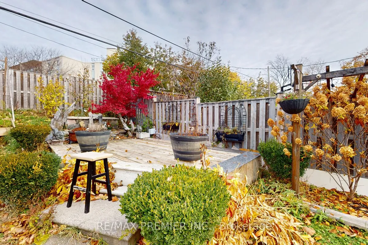 425 Balmoral Drive, ON L6T 1W1