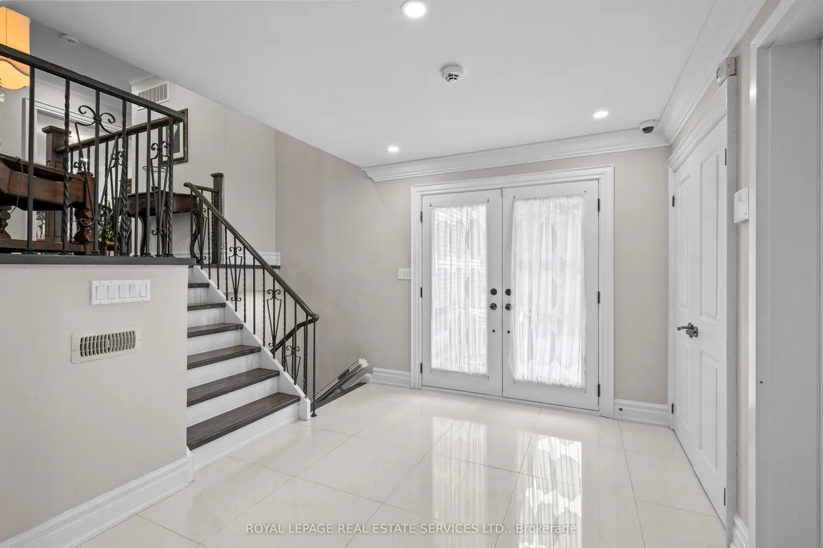 23 Hillside Drive, ON L6S 1A2