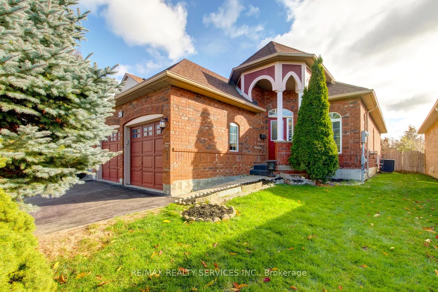 47 Collingwood Avenue, ON L7A 1L7