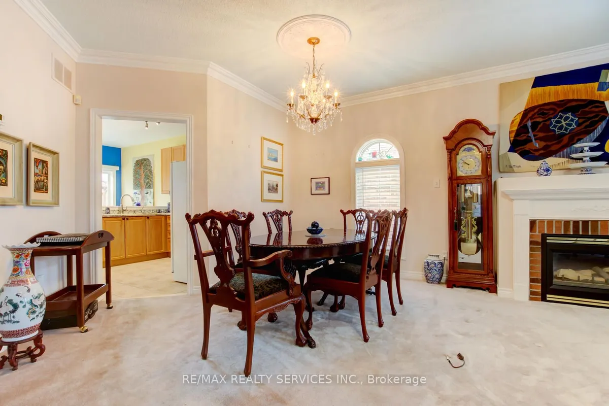 47 Collingwood Avenue, ON L7A 1L7