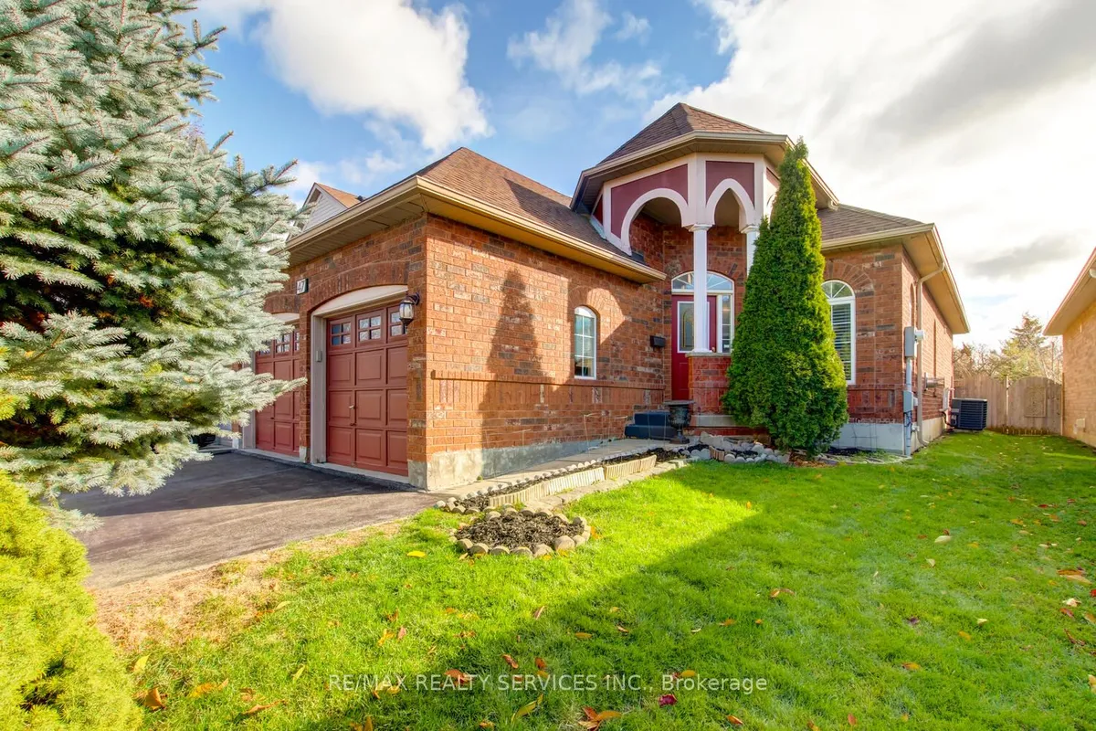 47 Collingwood Avenue, ON L7A 1L7