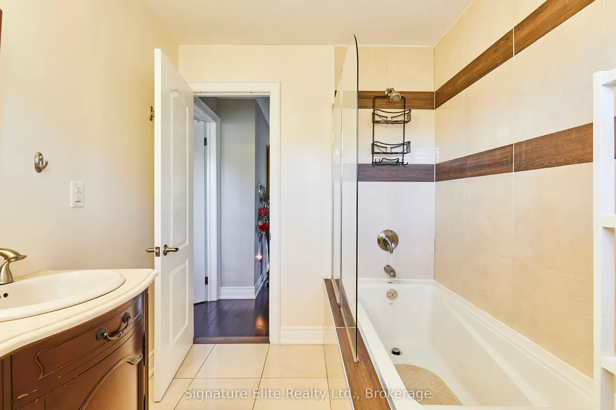 593A Scarlett Road, ON M9P 2S6