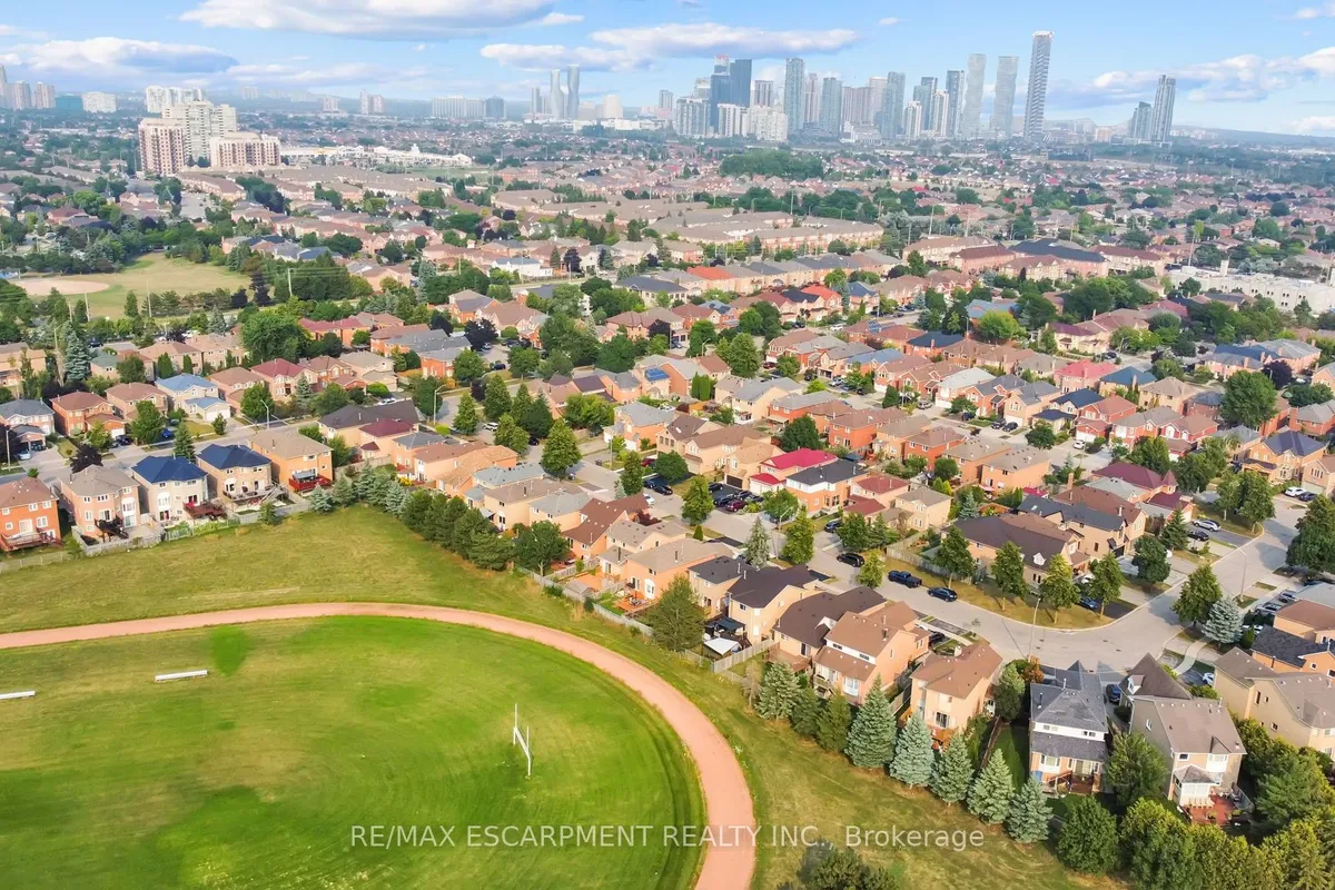 1157 Charminster Crescent, ON L5V 1P9